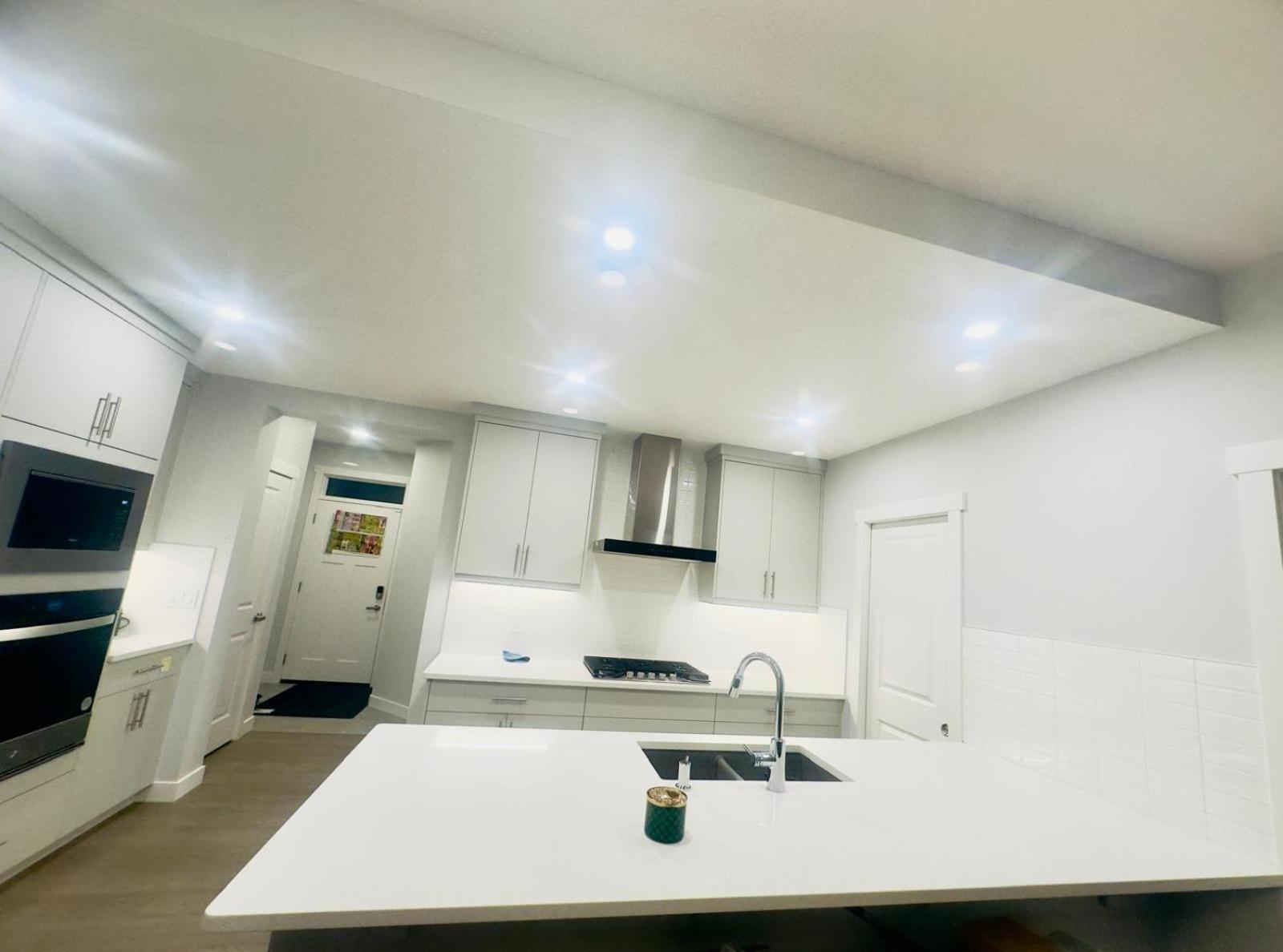 Private Minutes To Airport Yyc, Downtown, Banff Bed & Breakfast